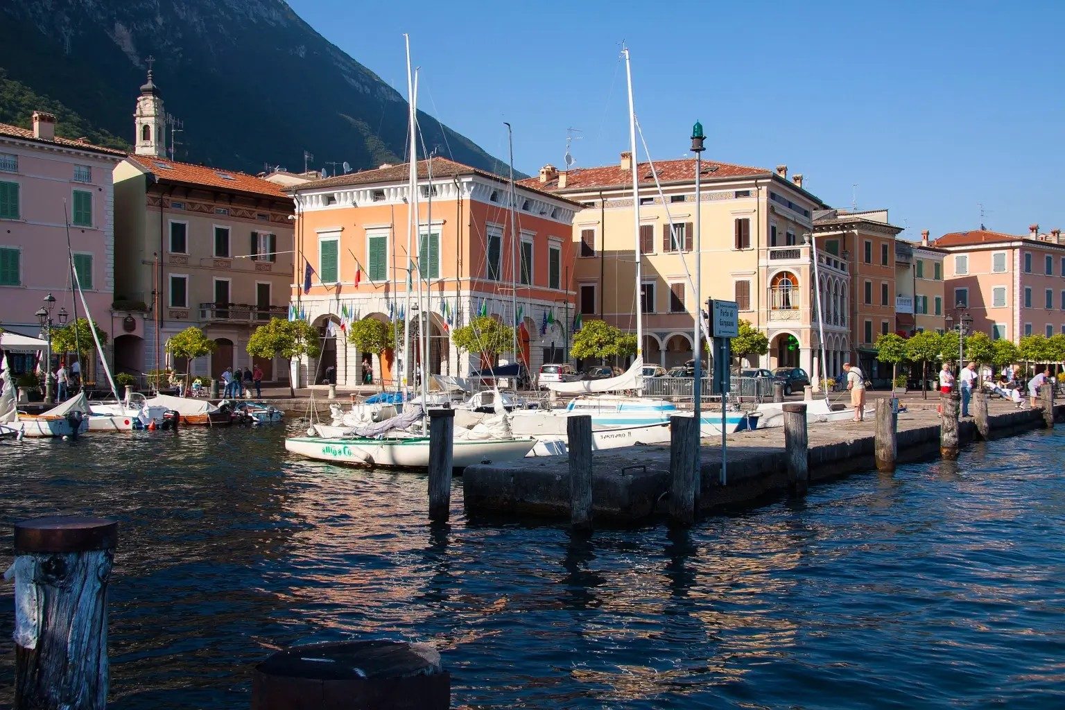 Il porto di Gargnano sul Lago di Garda